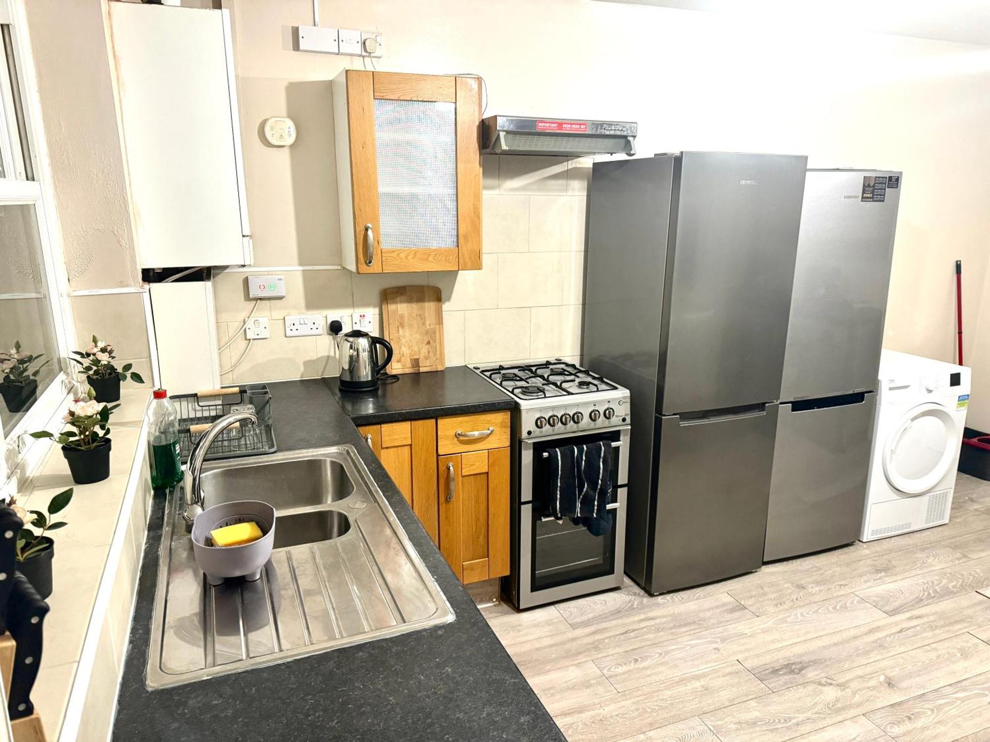Hospedagem domiciliar Private Bedrooms In Finsbury Park Station *